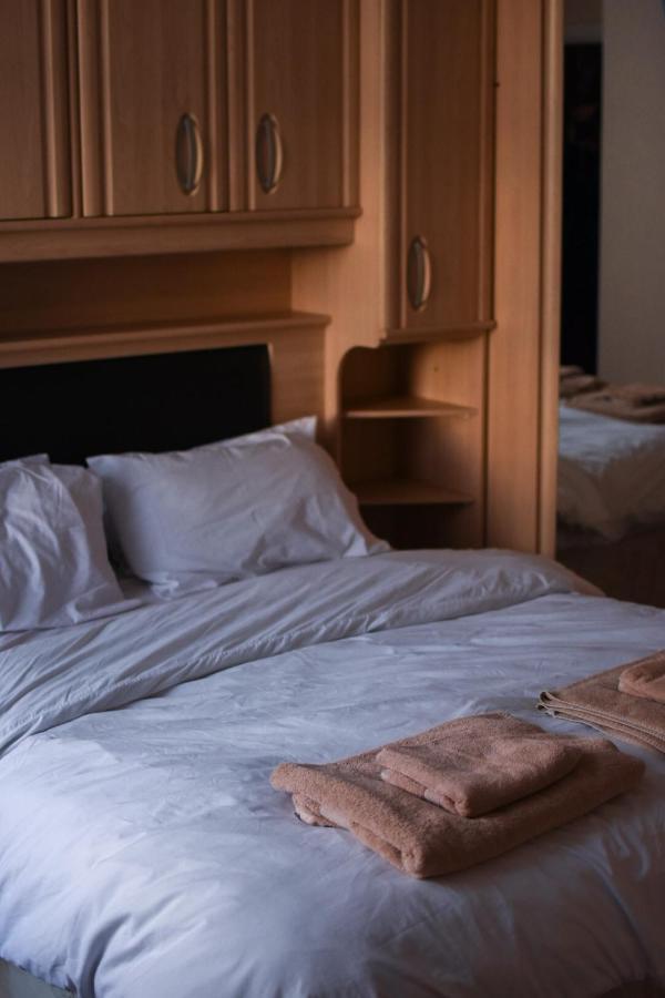 The Crown And Woolpack Hotel Long Sutton  Eksteriør billede